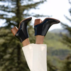 Nisolo Boots-Heeled Chelsea Boot Black