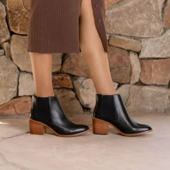 Nisolo Boots-Heeled Chelsea Boot Black