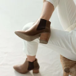 Nisolo Heels-Heeled Chelsea Commuter Boot Brown
